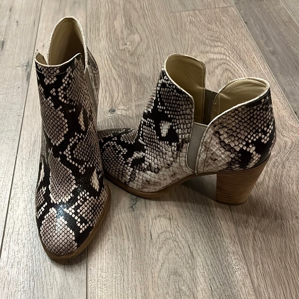 Vince Camaro Brown Snake Print Leather Ankle Boots, 6.5M